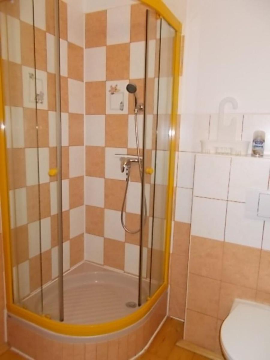 U Dvou Lipek Pod Broumovskymi Stenami Esterno foto